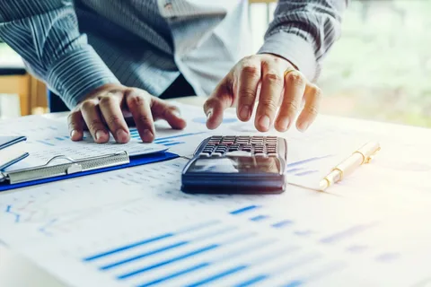 Comment les facteurs financiers influencent le choix de la profession